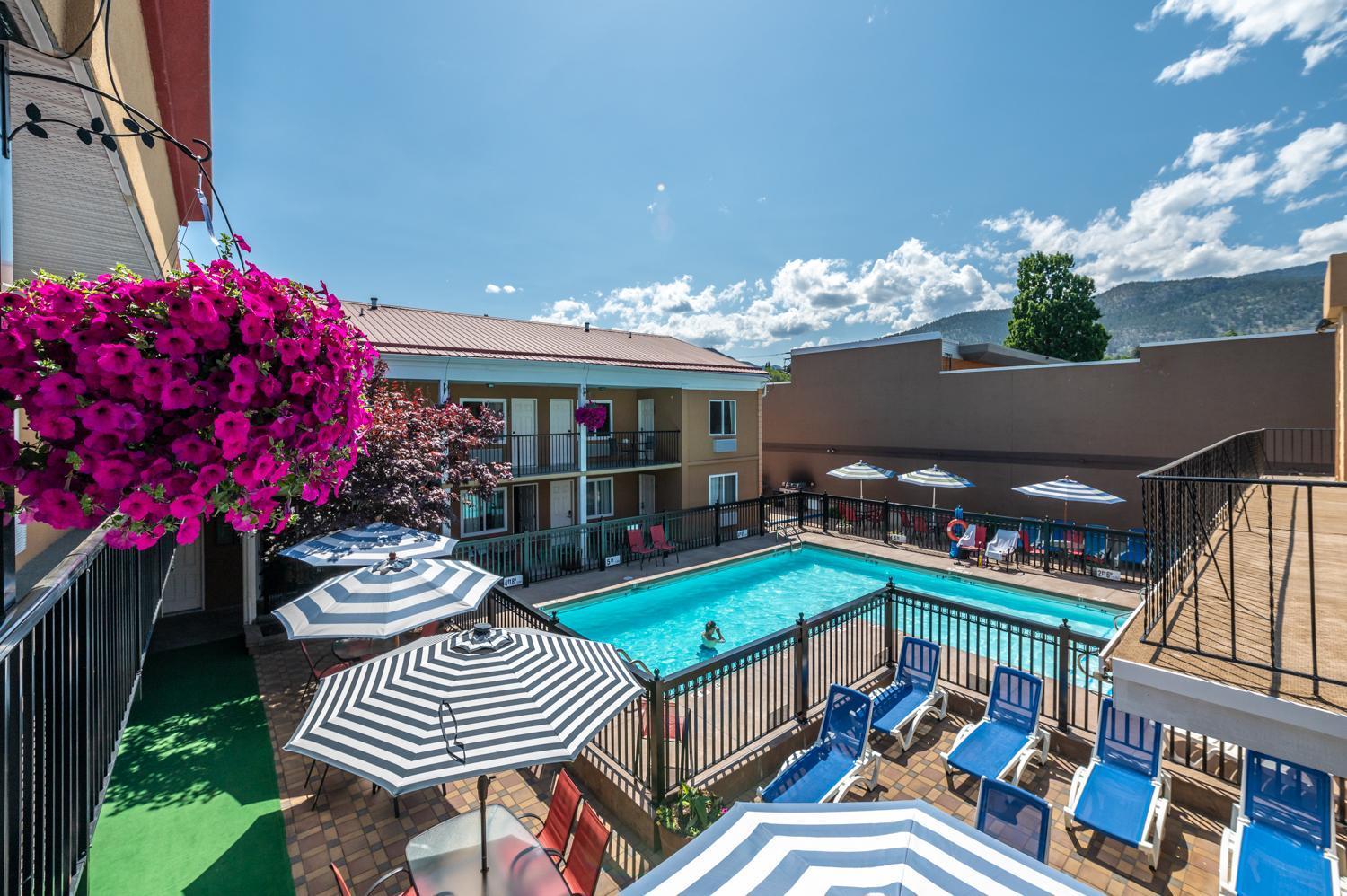 Sahara Courtyard Inn Penticton Dış mekan fotoğraf