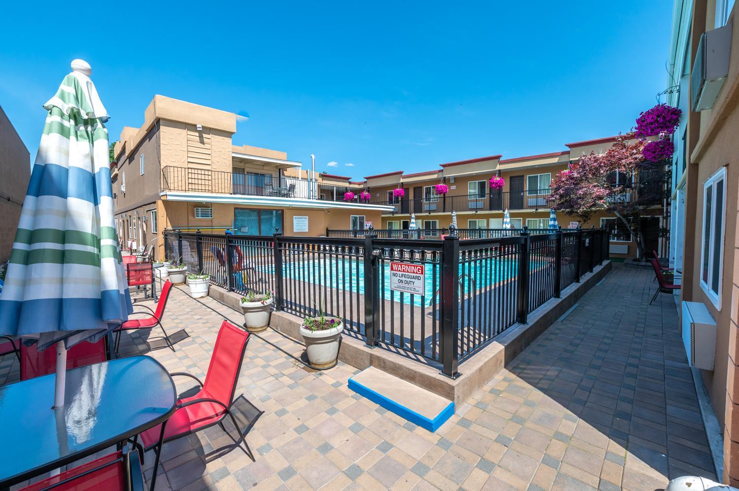 Sahara Courtyard Inn Penticton Dış mekan fotoğraf