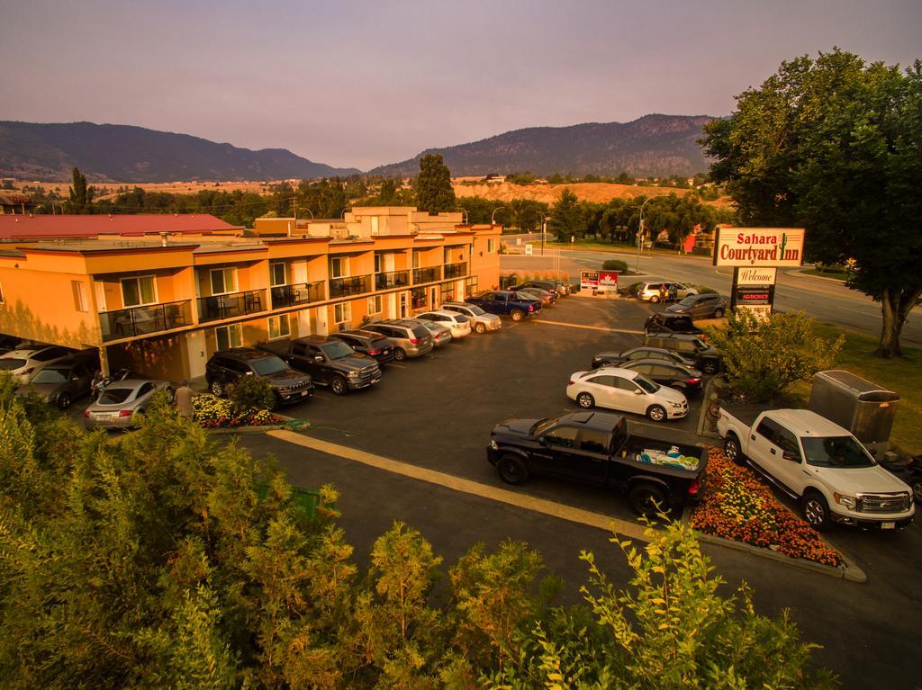 Sahara Courtyard Inn Penticton Dış mekan fotoğraf