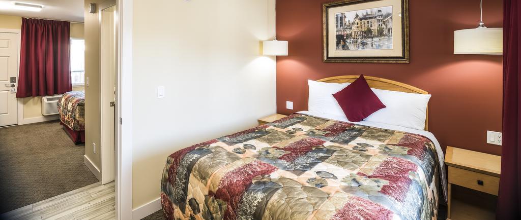 Sahara Courtyard Inn Penticton Dış mekan fotoğraf