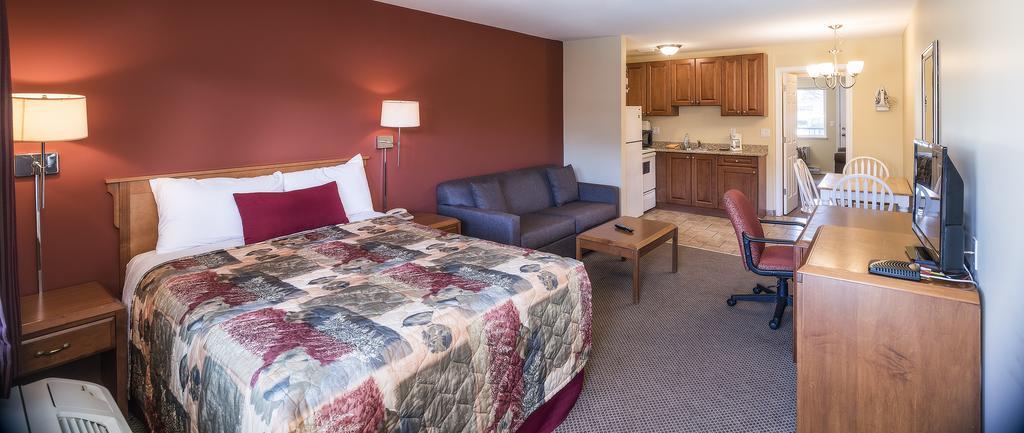 Sahara Courtyard Inn Penticton Dış mekan fotoğraf