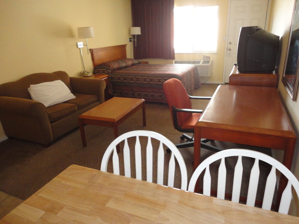 Sahara Courtyard Inn Penticton Dış mekan fotoğraf